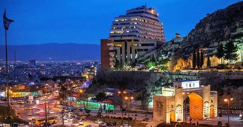راهنمای کامل انتخاب بهترین فست فود شیراز 